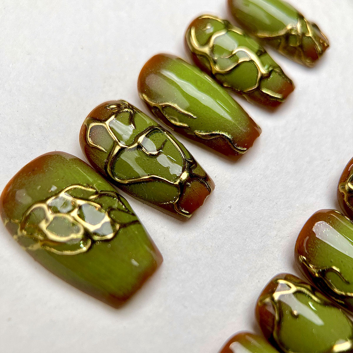 Venom Moss – Olive Green Press-On Nails, Dark Fake Nails with Gold Vein Texture