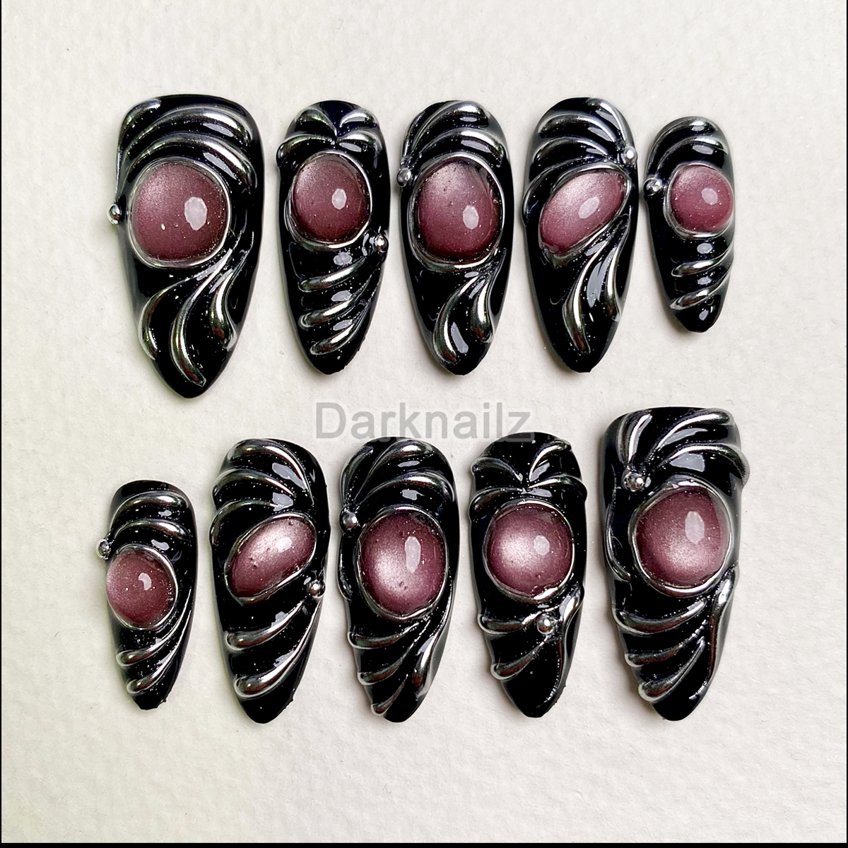 Blood Moon Gothic Cat Eye Press-On Nails – Black & Dark Red Fake Nails