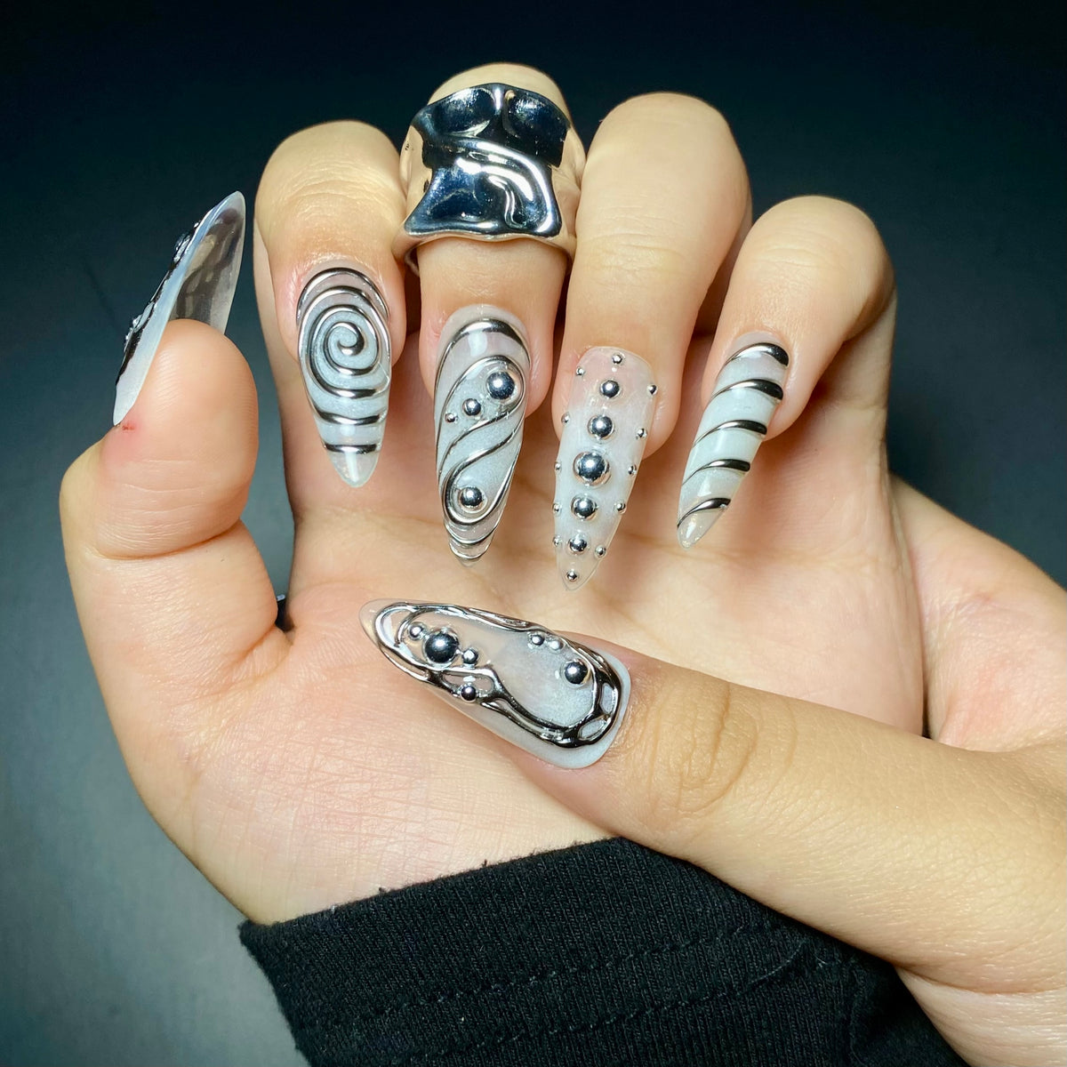 Silver Chrome Y2K Press-On Nails – 3D Metallic Spiral Futuristic Fake Nails