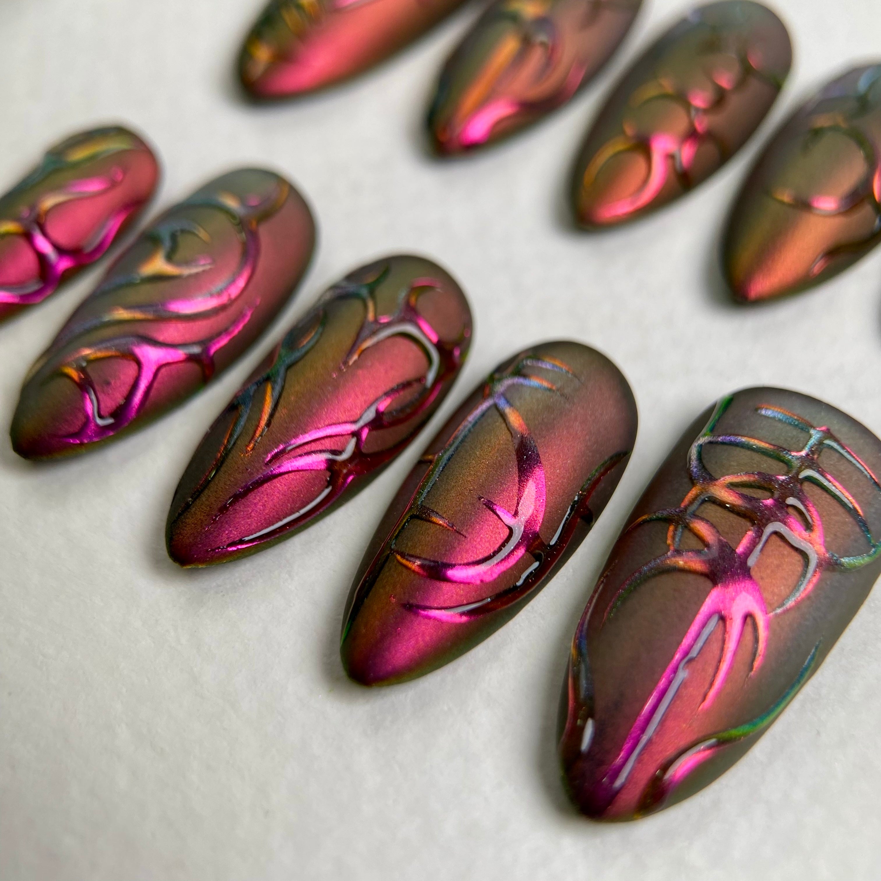 Cyber Chrome Aura Press-On Nails – Iridescent Y2K Fake Nails