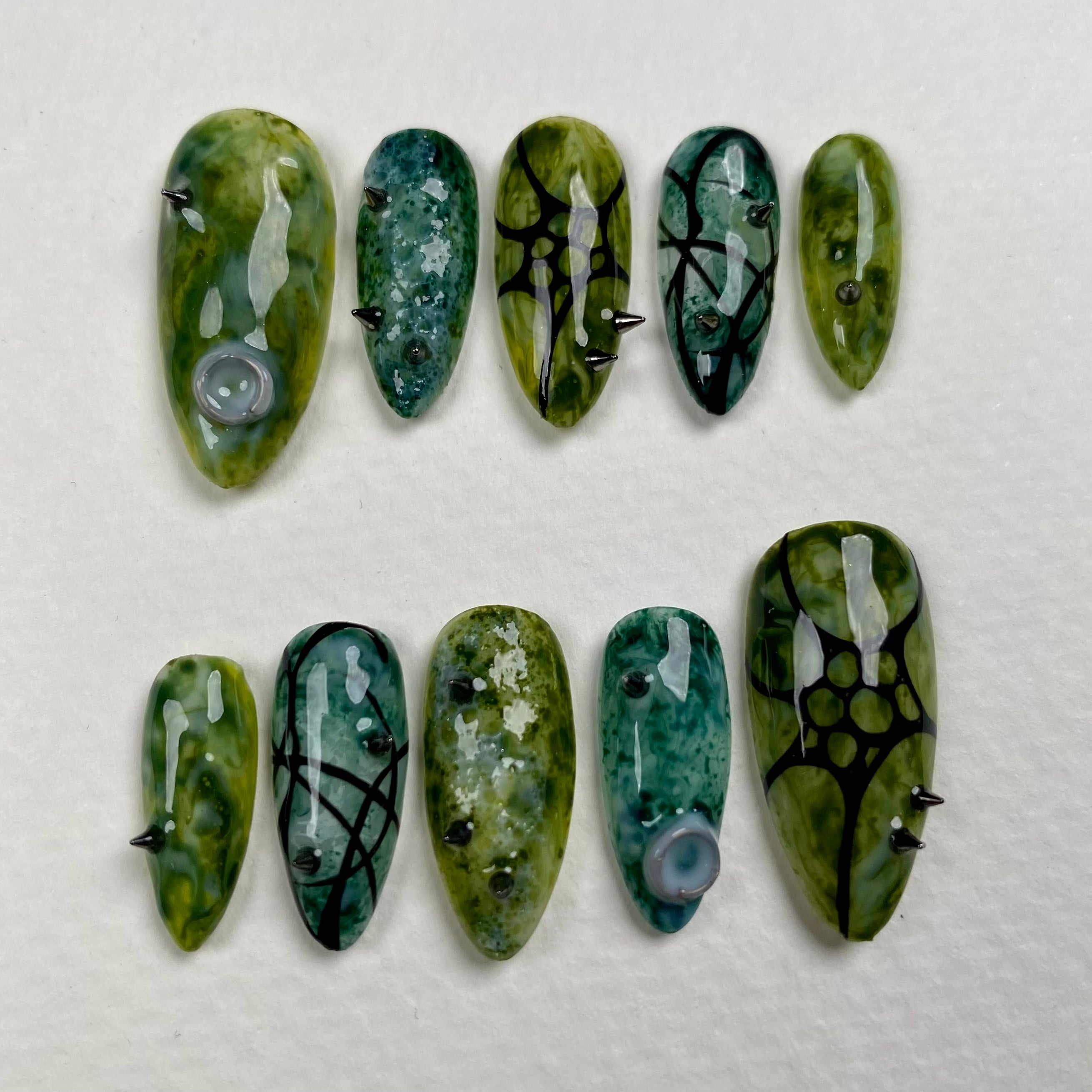 Verdant Rift Press-On Nails – Moss Green Gothic Fake Nails