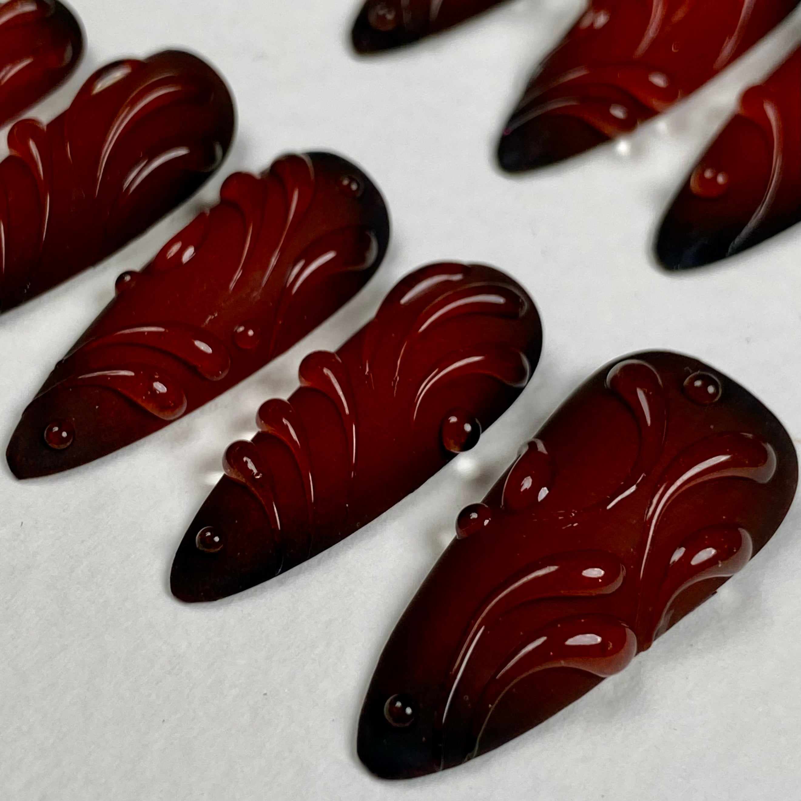Blood Ember Press-On Nails – Dark Red Cat Eye Fake Nails