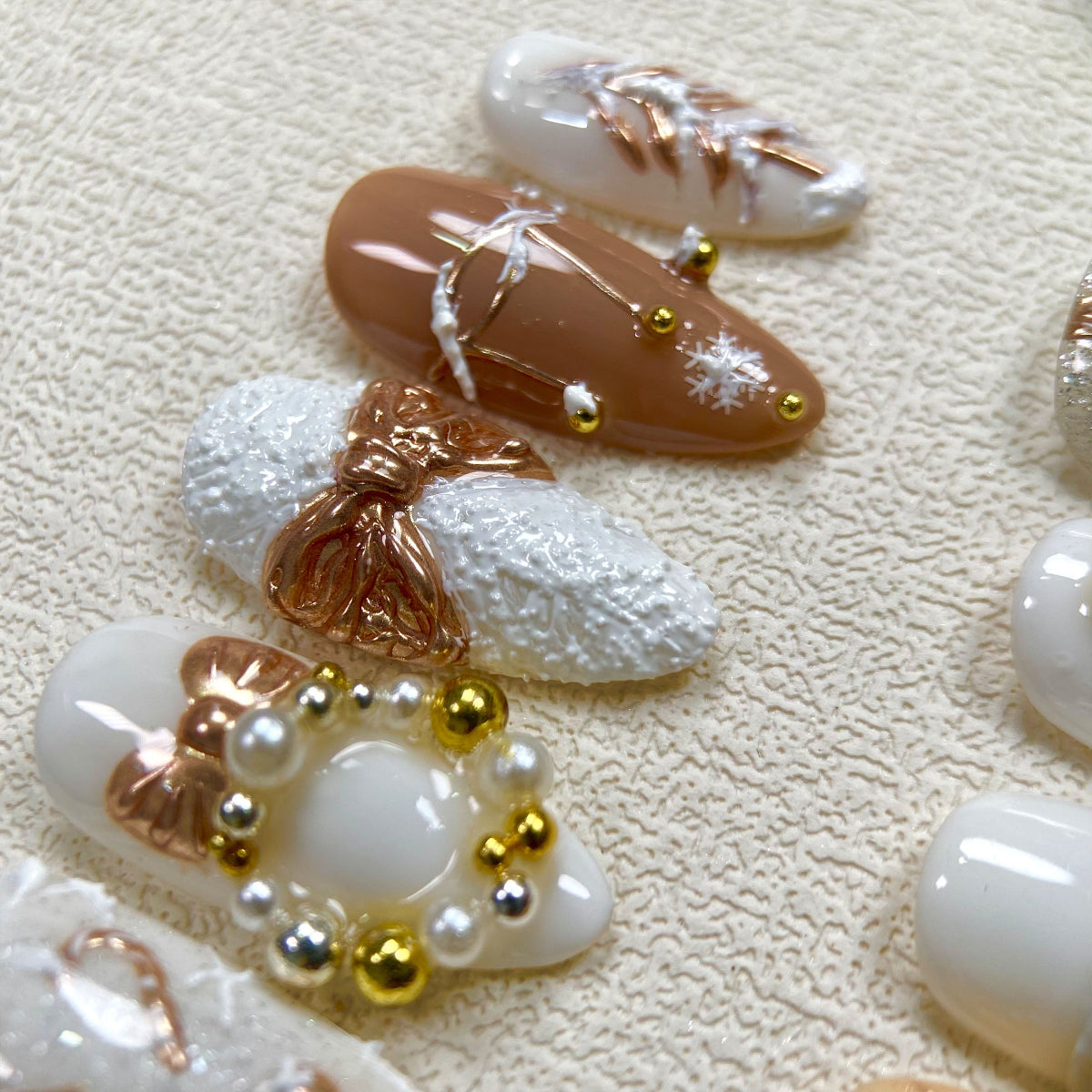 Cute Reindeer Christmas Acrylic Press On Nails White Ribbon Xmas Y2K Fake Fall Nails Holiday Party Winter Maniccure