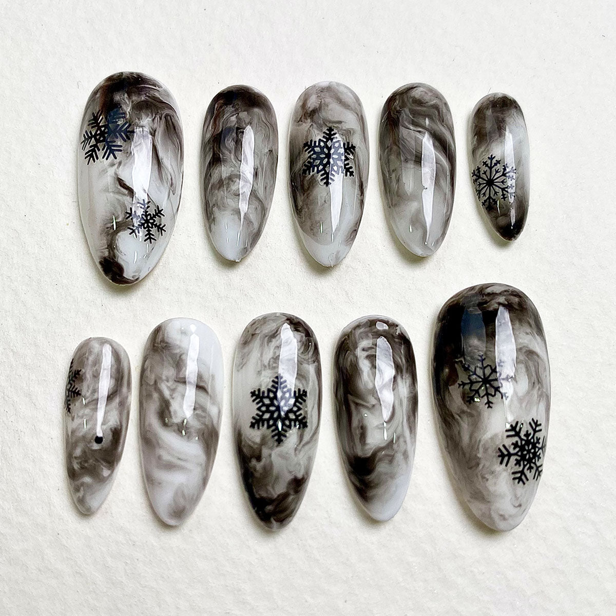 Smoky Marble Snow Press-On Nails – Gothic Winter Fake Nails with Snowflakes