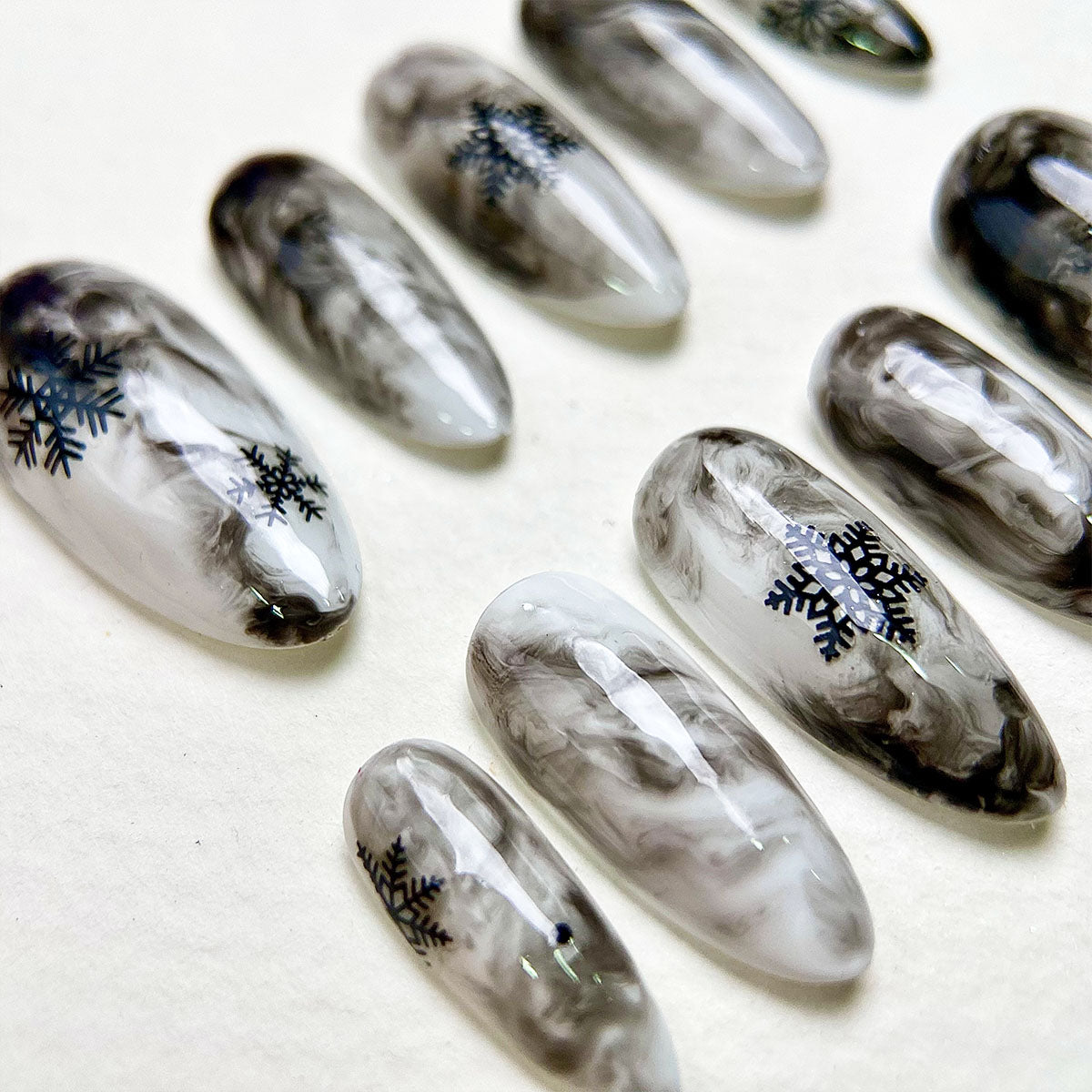 Smoky Marble Snow Press-On Nails – Gothic Winter Fake Nails with Snowflakes