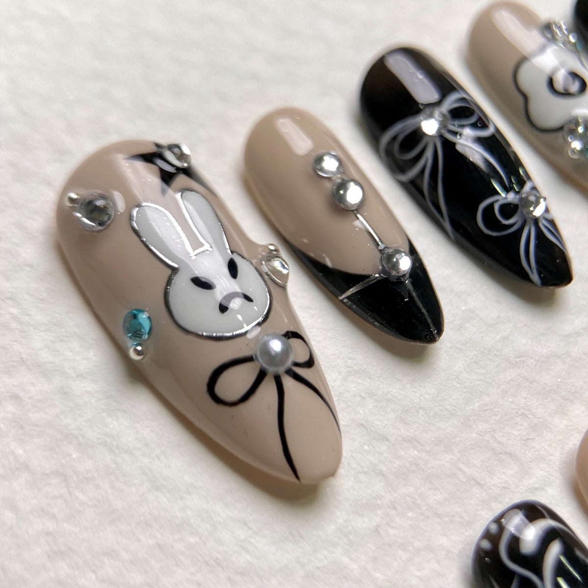 Beige Black Bunny Press-On Nails, Gothic Cute Fake Nails with Stars and Bows