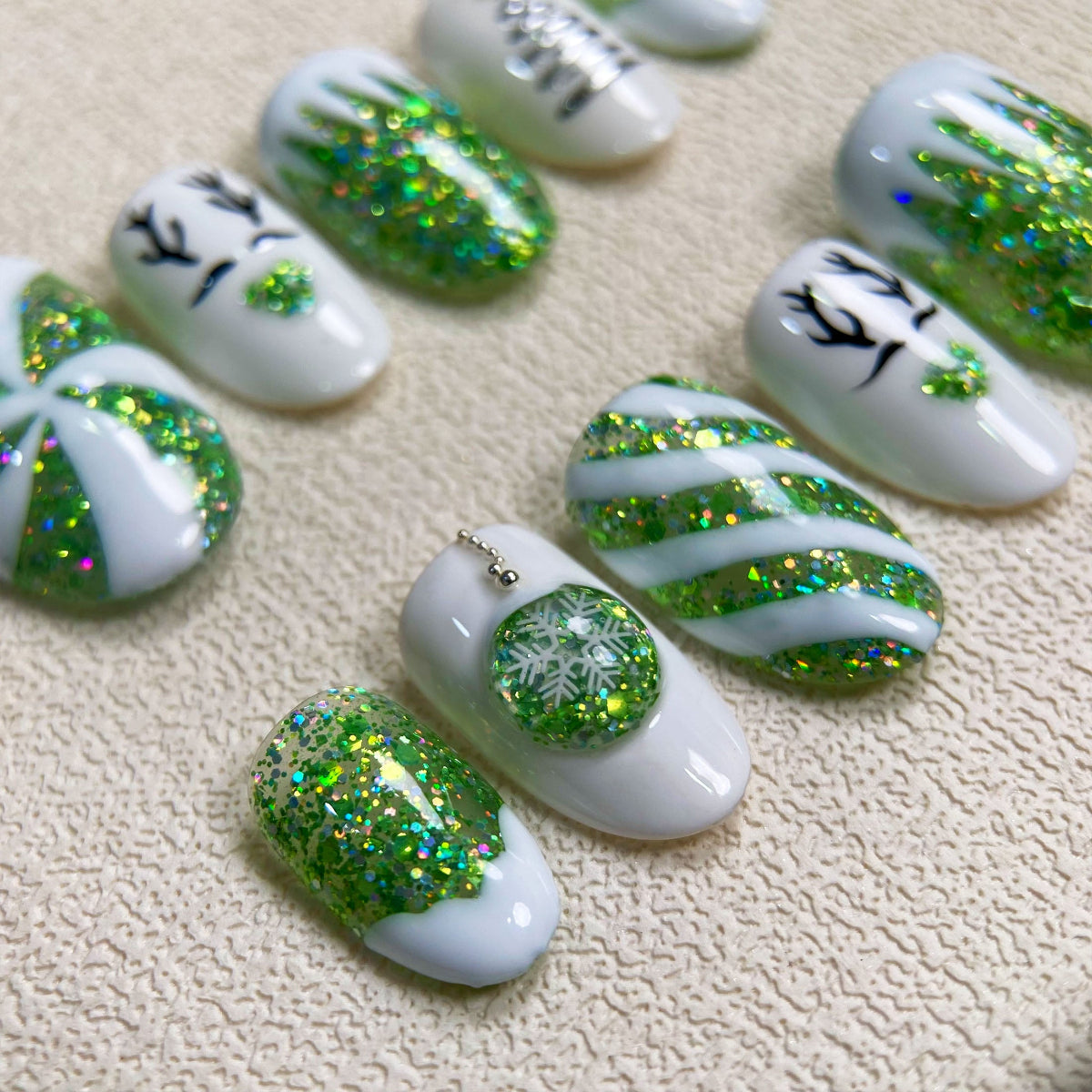 Cute Green Christmas Press On Nails, White Snow Winter Xmas Glitters Nails, Reindeer Holiday Pine Party Nails