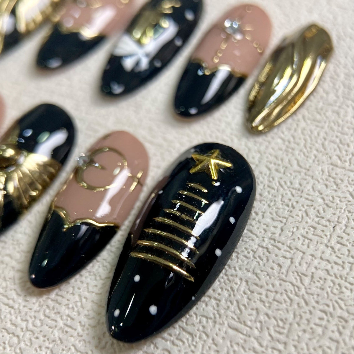 Dark Gothic Christmas Press On Nails, Gold Chrome Black Xmas Goth Nails, Reindeer Ribbons Pine Tree Holiday Winter Party Nails