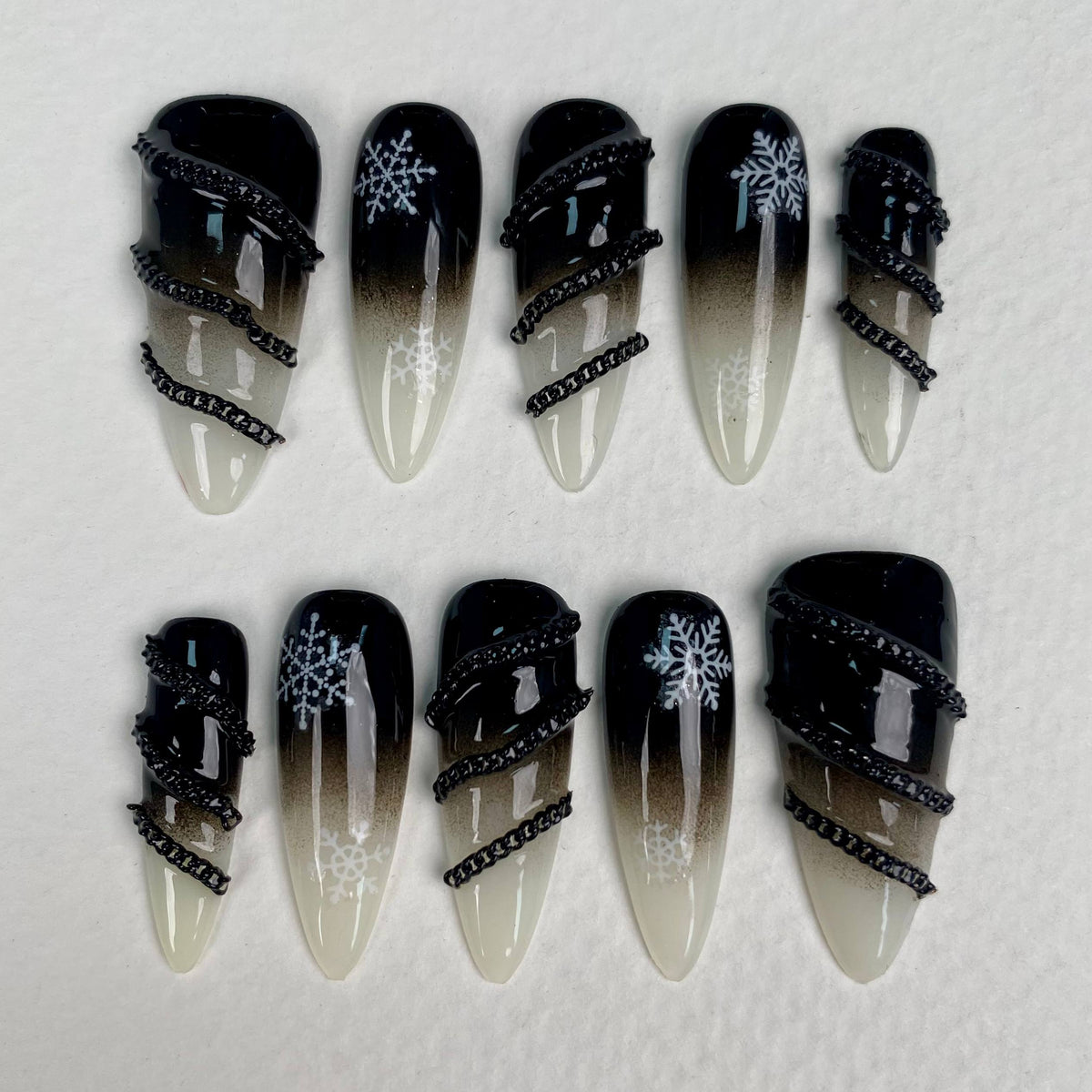 Dark Christmas Snowflake Press-On Nails – Black Ombre 3D Chain Gothic Winter Fake Nails