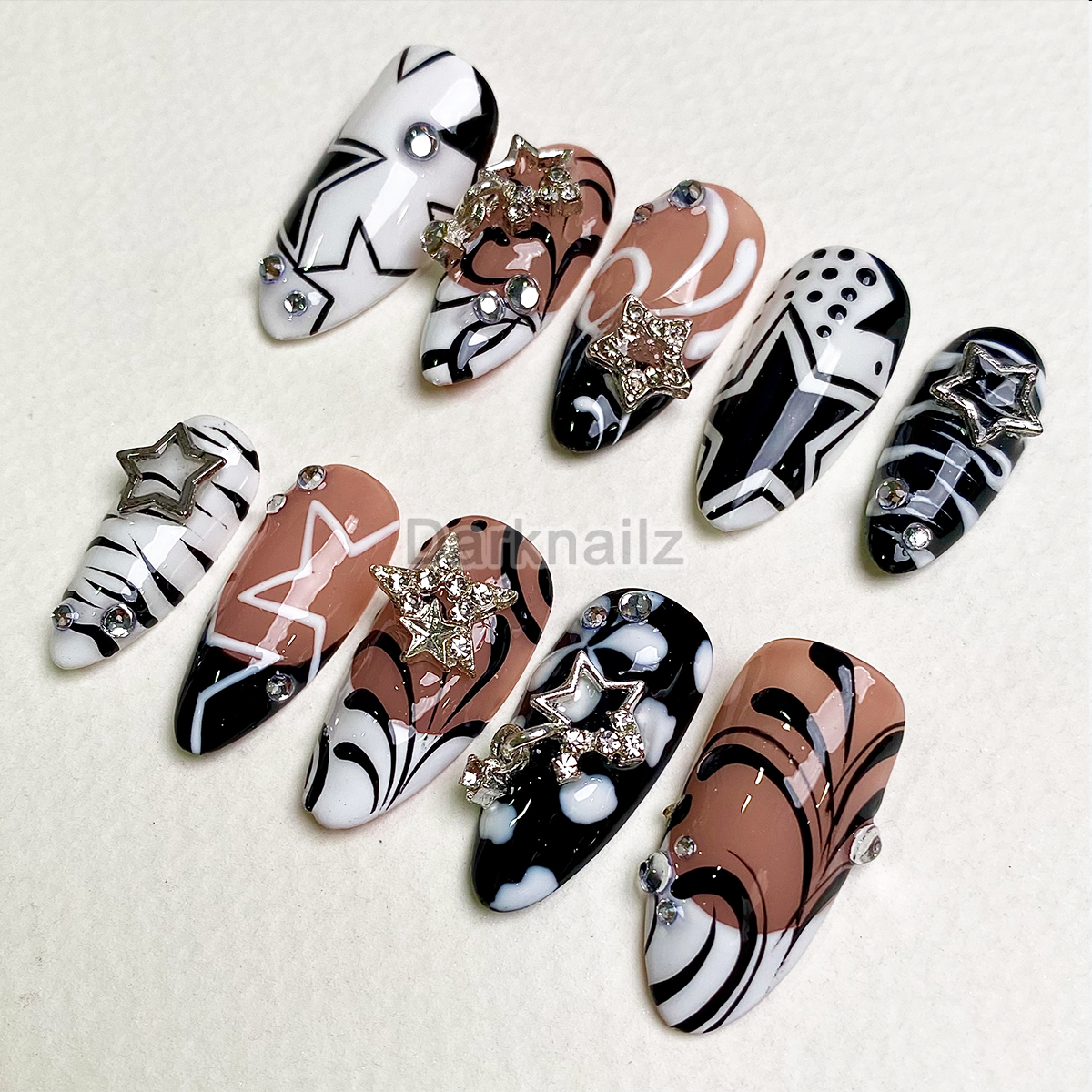 Cosmic Star Chic Press-On Nails – Black Nude Abstract Fake Nails