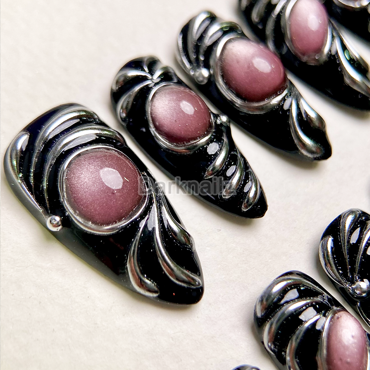 Blood Moon Gothic Cat Eye Press-On Nails – Black & Dark Red Fake Nails