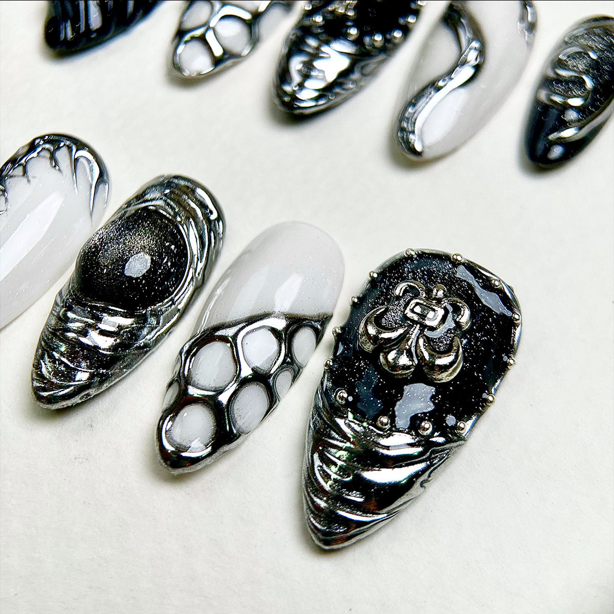 Obsidian Mirror Veil – Black Silver Cat Eye press-on nails | Gothic fake nails