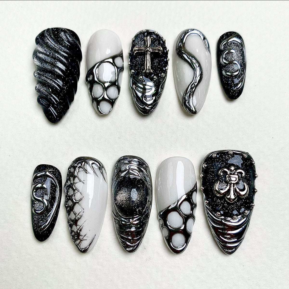 Obsidian Mirror Veil – Black Silver Cat Eye press-on nails | Gothic fake nails
