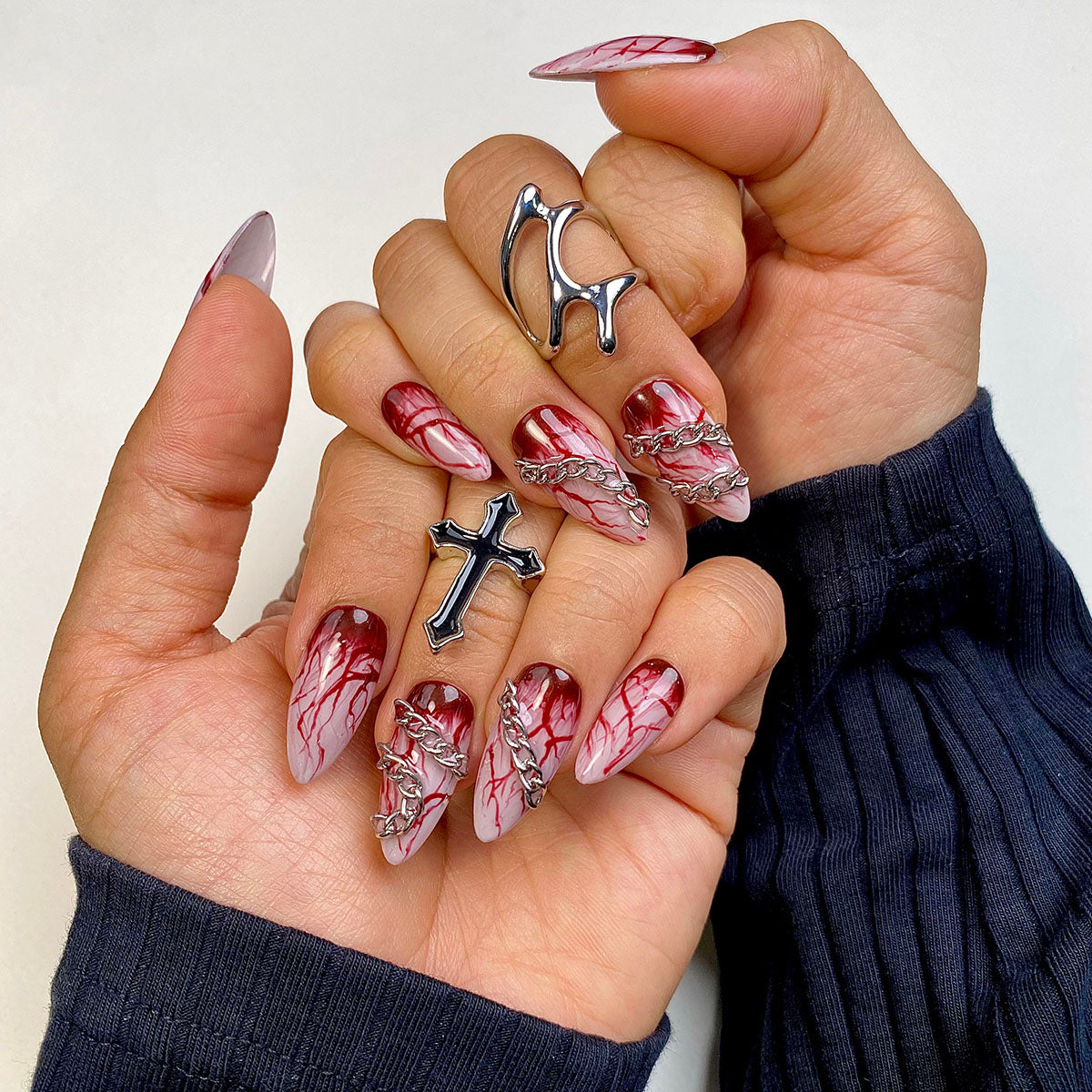 Crimson Vein Gothic Press-On Nails – Red Chain Fake Nails