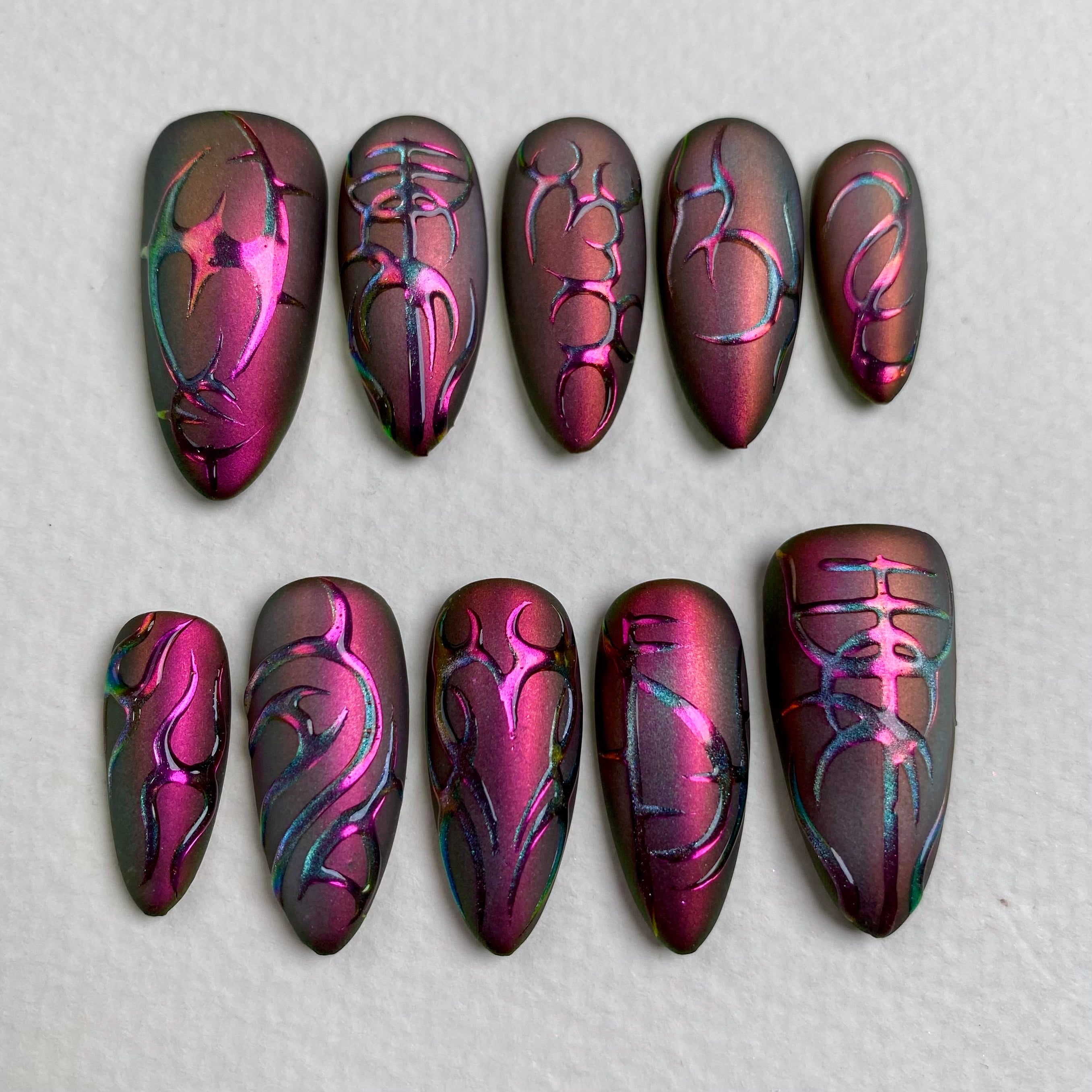 Cyber Chrome Aura Press-On Nails – Iridescent Y2K Fake Nails