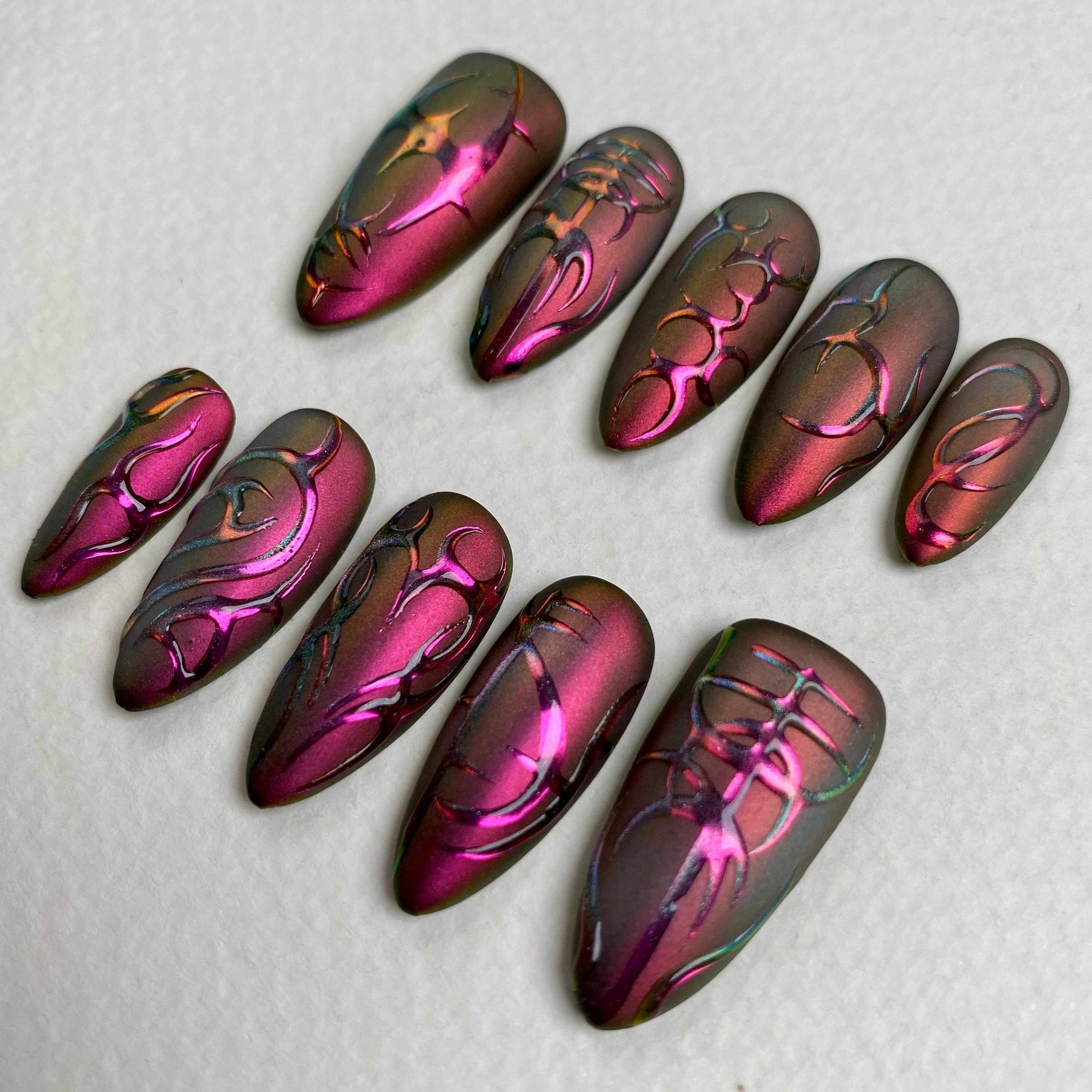 Cyber Chrome Aura Press-On Nails – Iridescent Y2K Fake Nails