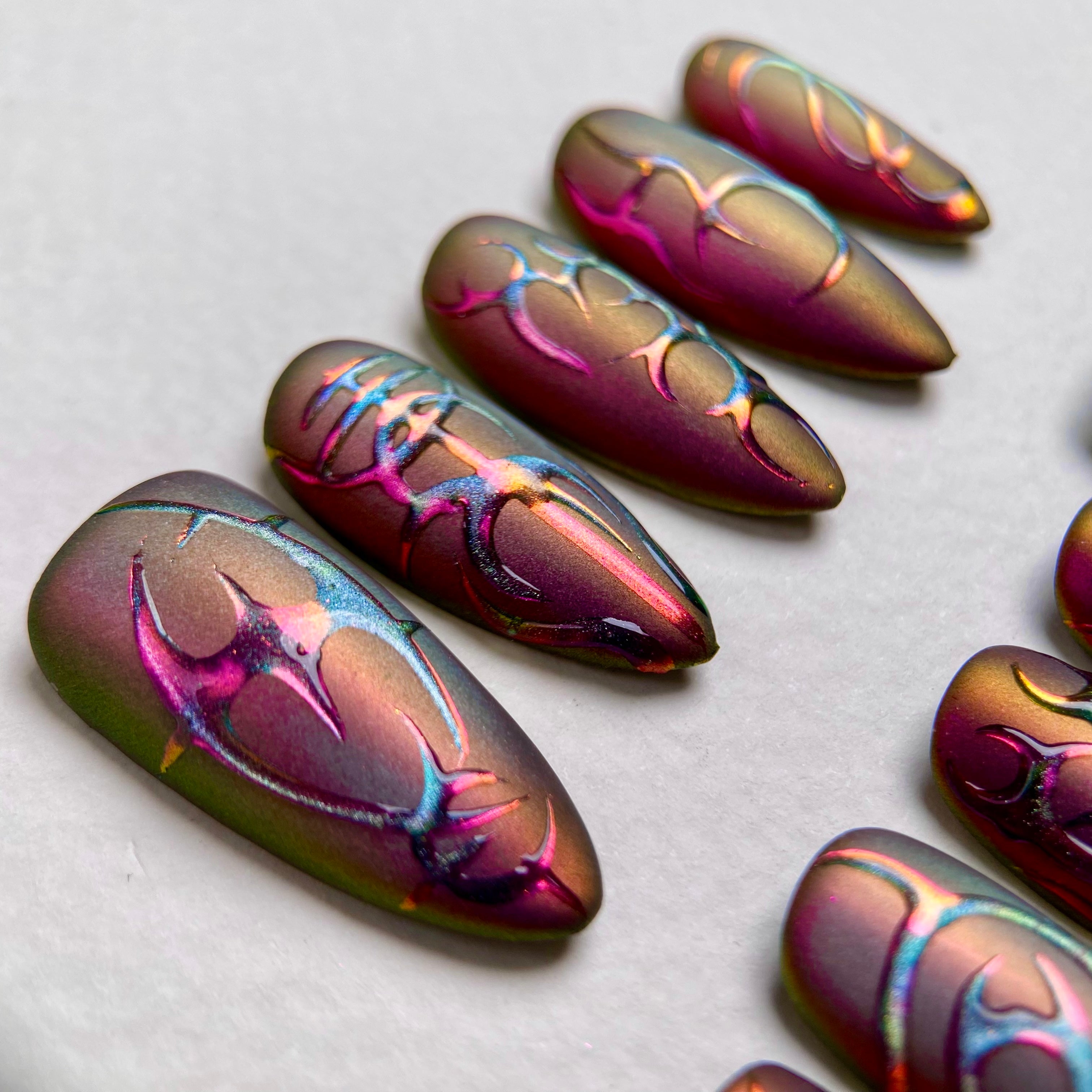 Cyber Chrome Aura Press-On Nails – Iridescent Y2K Fake Nails