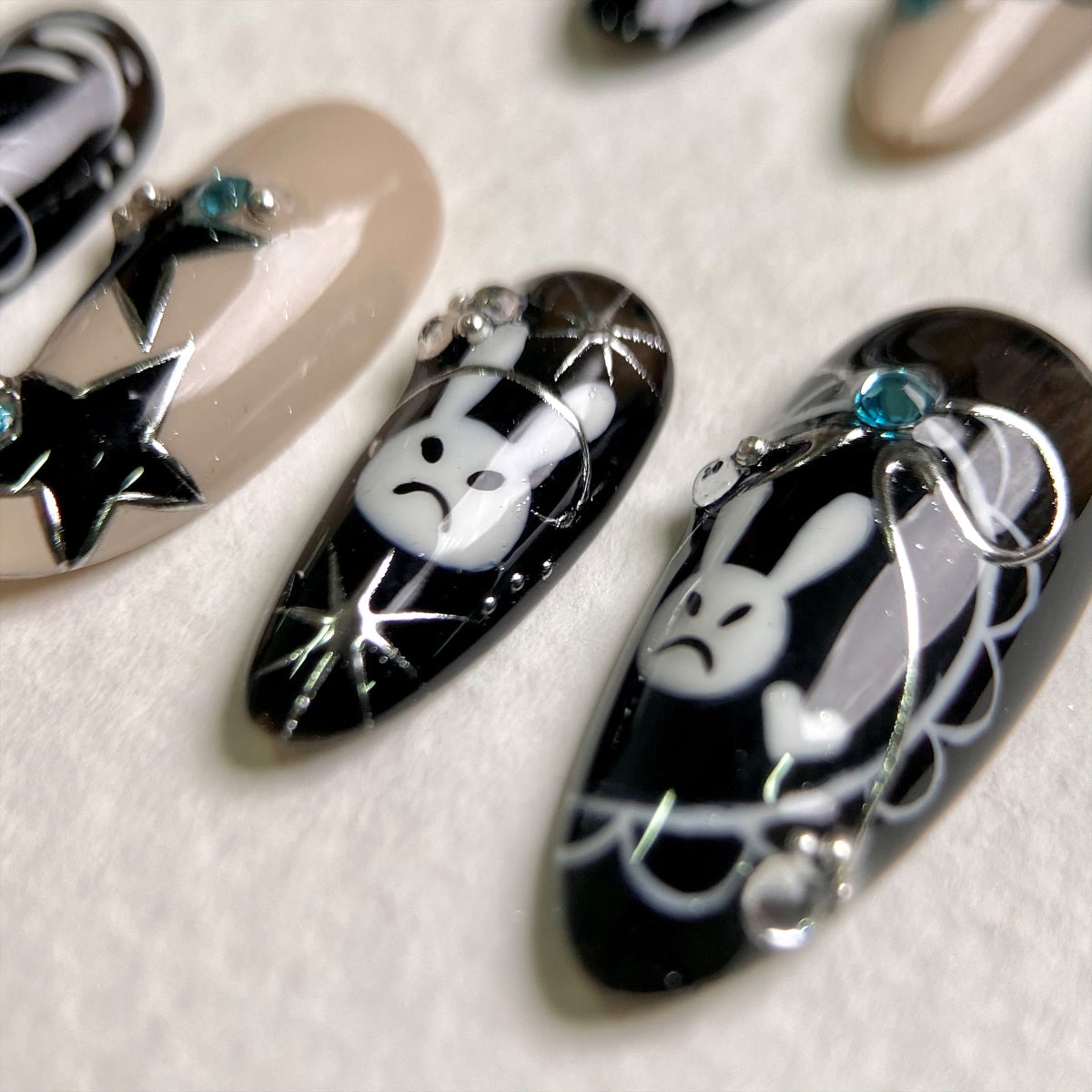 Beige Black Bunny Press-On Nails, Gothic Cute Fake Nails with Stars and Bows