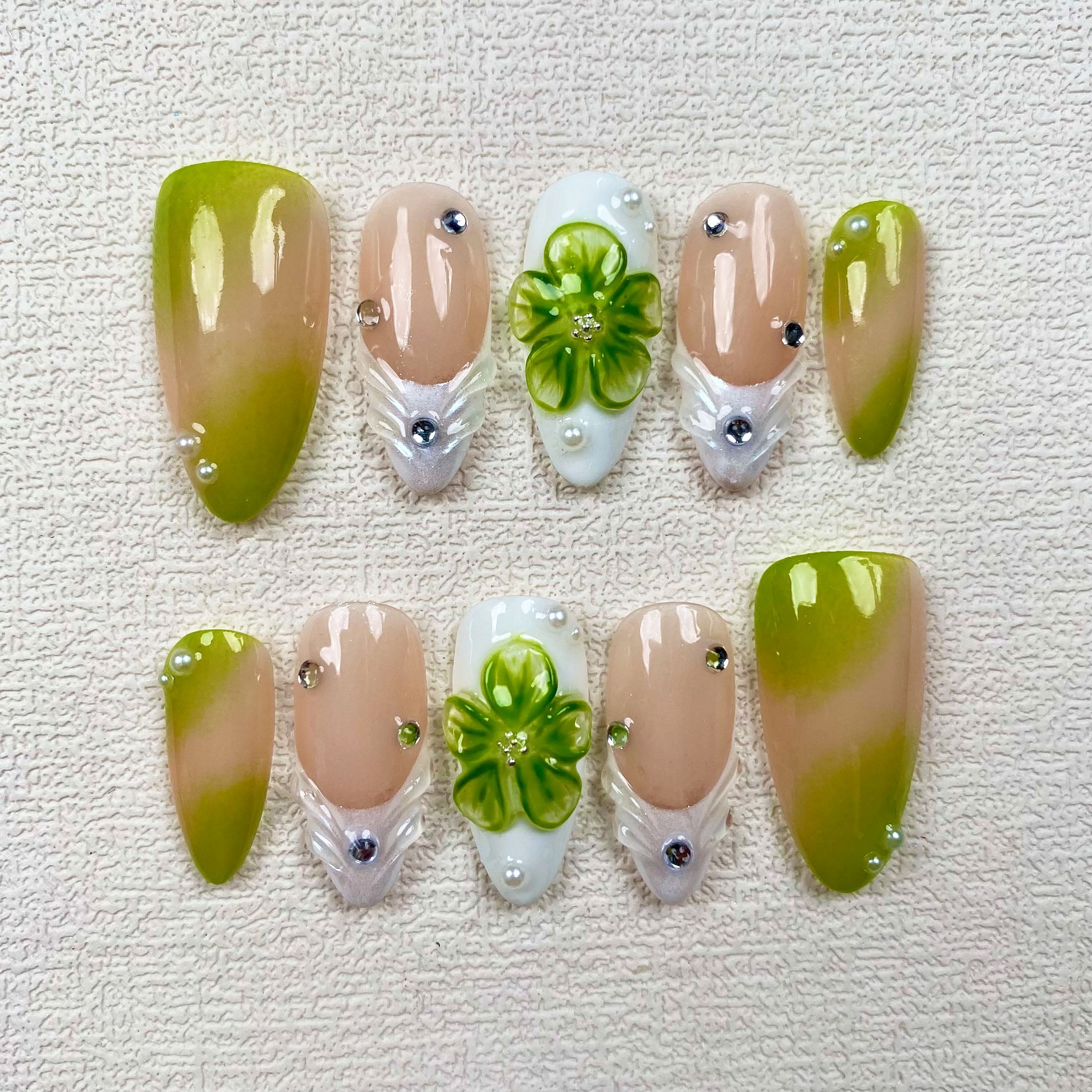 Handmade Green Flowers French Press On Nails | Darknailz