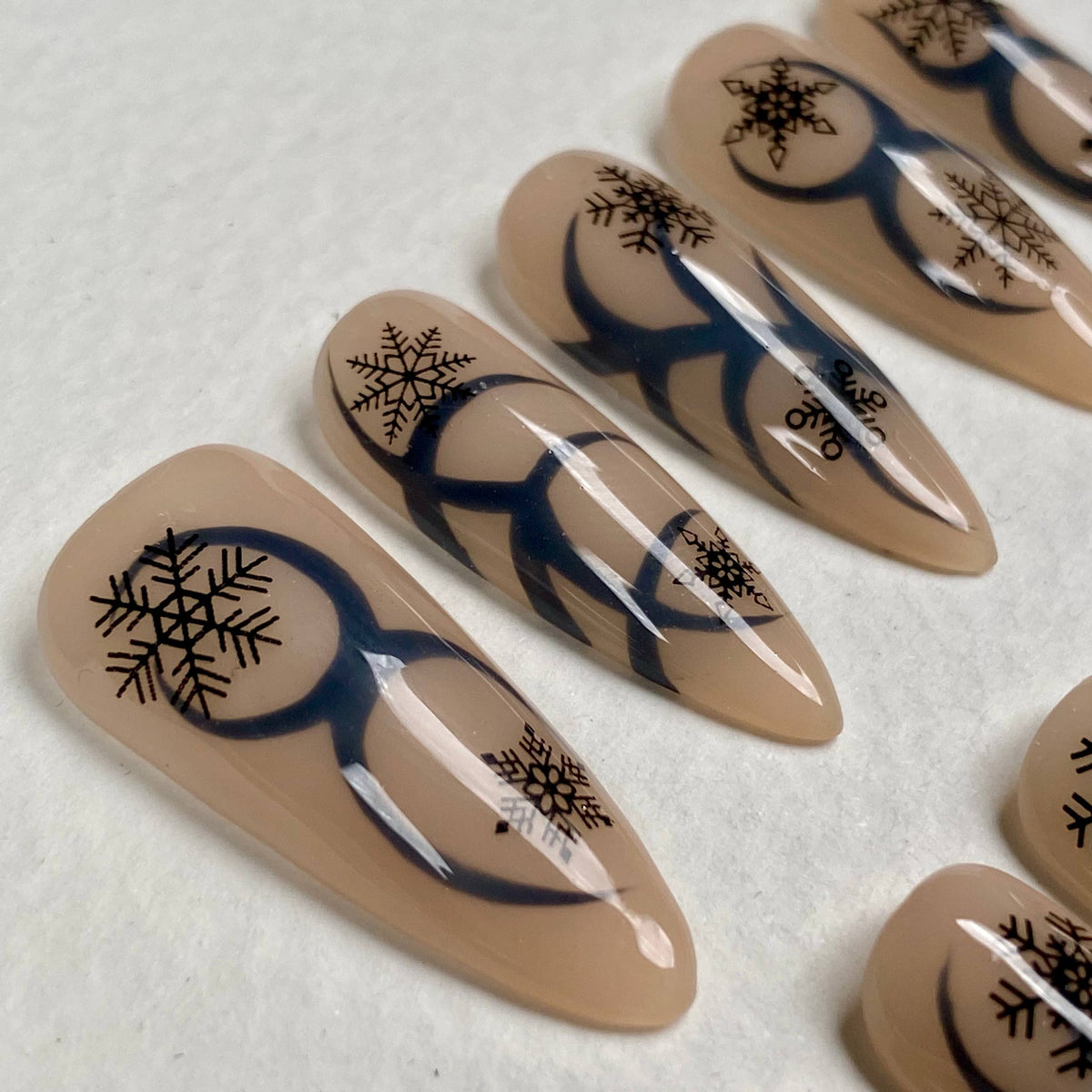 Dark Y2K Christmas Press-On Nails – Black Tribal Snowflake Gothic Winter Nails, Nude Cyber Aesthetic Fake Nails